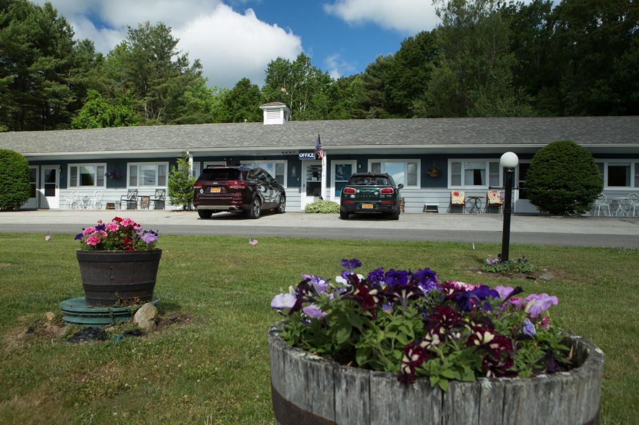 Governor'S Rock Motel Shaftsbury Exterior photo